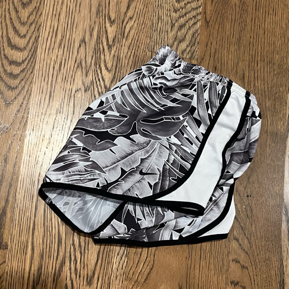 Girls Nike Running shorts Size Large